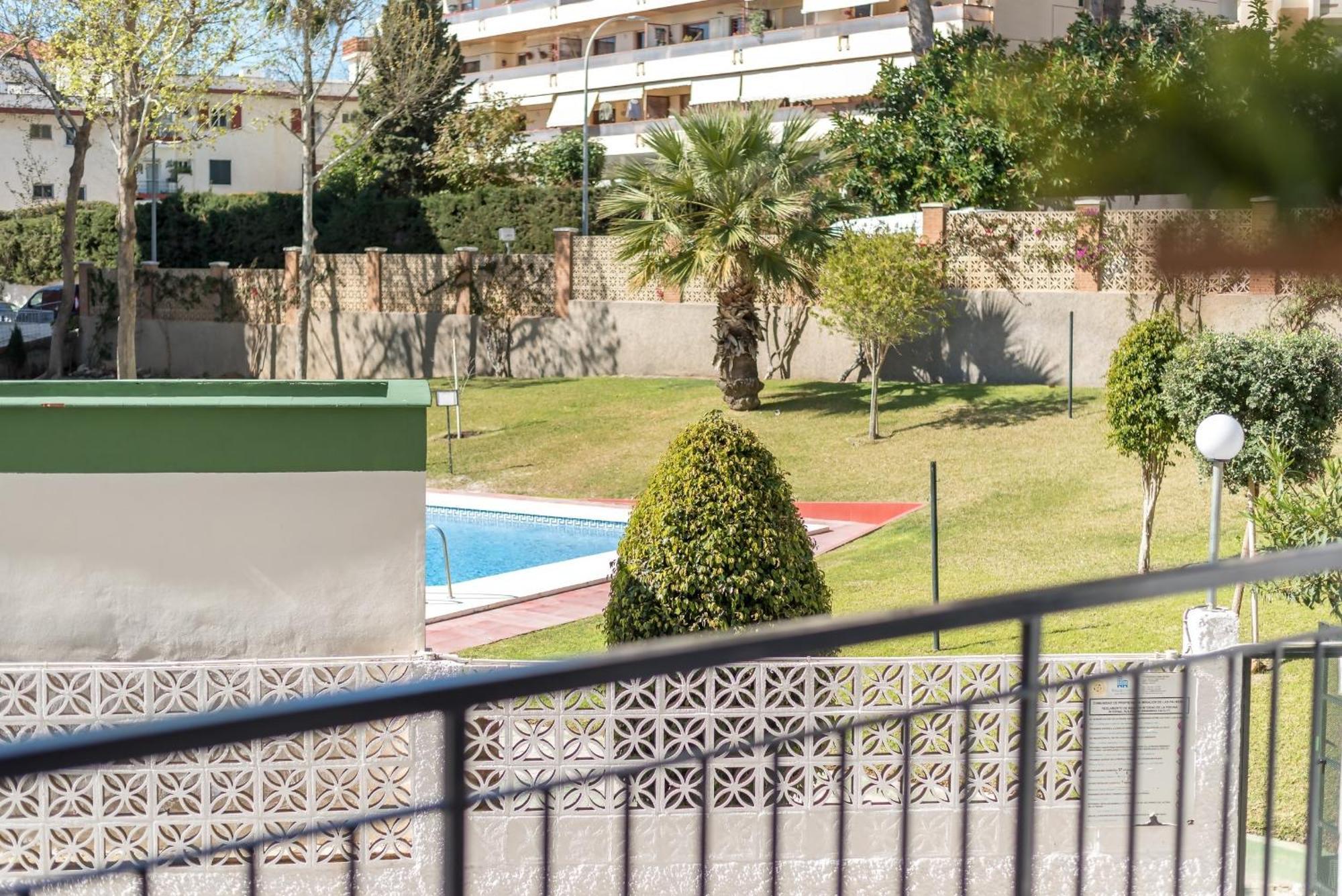 Torremolinos Yellow Fabuloso Andra Luaran gambar