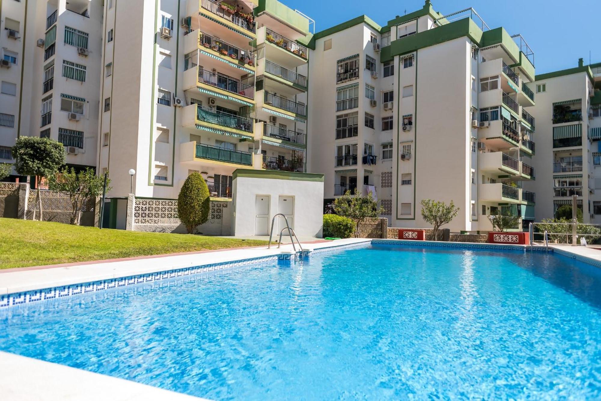 Torremolinos Yellow Fabuloso Andra Luaran gambar
